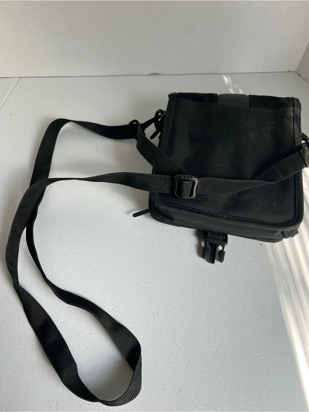 Nintendo DS Carrying Case Pouch Travel Bag Holds 12 Games-3 Compartment-Black.